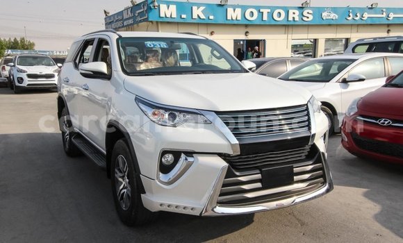Acheter Import Voiture Toyota Fortuner Blanc à Import - Dubai, Adamawa Acheter Import Voiture Toyota Fortuner Blanc à Import - Dubai, Adamawa