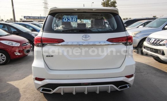 Acheter Import Voiture Toyota Fortuner Blanc à Import - Dubai, Adamawa Acheter Import Voiture Toyota Fortuner Blanc à Import - Dubai, Adamawa