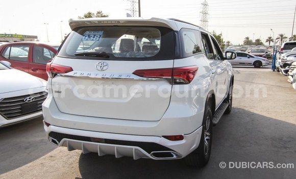 Acheter Import Voiture Toyota Fortuner Blanc à Import - Dubai, Adamawa Acheter Import Voiture Toyota Fortuner Blanc à Import - Dubai, Adamawa