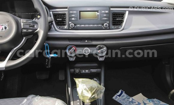 Acheter Import Voiture Kia Rio Blanc à Import - Dubai, Adamawa Acheter Import Voiture Kia Rio Blanc à Import - Dubai, Adamawa