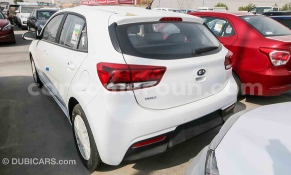 Acheter Import Voiture Kia Rio Blanc à Import - Dubai, Adamawa Acheter Import Voiture Kia Rio Blanc à Import - Dubai, Adamawa