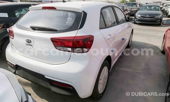Acheter Import Voiture Kia Rio Blanc à Import - Dubai, Adamawa Acheter Import Voiture Kia Rio Blanc à Import - Dubai, Adamawa
