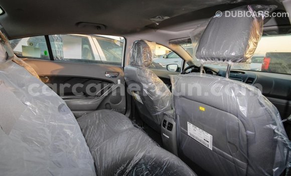 Acheter Import Voiture Kia Cerato Blanc à Import - Dubai, Adamawa Acheter Import Voiture Kia Cerato Blanc à Import - Dubai, Adamawa