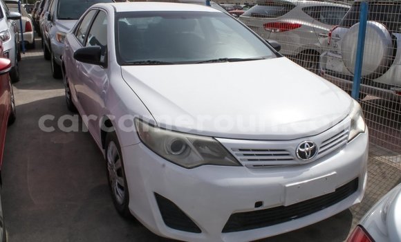 Acheter Import Voiture Toyota Camry Blanc à Import - Dubai, Adamawa Acheter Import Voiture Toyota Camry Blanc à Import - Dubai, Adamawa