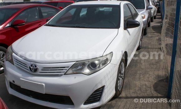 Acheter Import Voiture Toyota Camry Blanc à Import - Dubai, Adamawa Acheter Import Voiture Toyota Camry Blanc à Import - Dubai, Adamawa