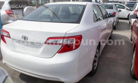 Acheter Import Voiture Toyota Camry Blanc à Import - Dubai, Adamawa Acheter Import Voiture Toyota Camry Blanc à Import - Dubai, Adamawa