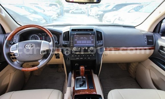 Buy Import Toyota Land Cruiser White Car in Import - Dubai in Adamawa Buy Import Toyota Land Cruiser White Car in Import - Dubai in Adamawa