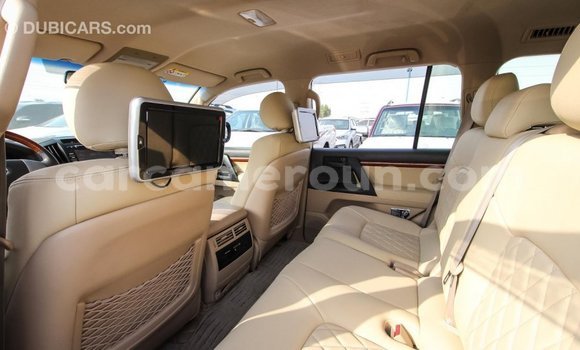 Buy Import Toyota Land Cruiser White Car in Import - Dubai in Adamawa Buy Import Toyota Land Cruiser White Car in Import - Dubai in Adamawa