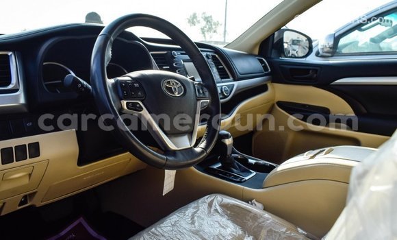 Acheter Import Voiture Toyota Highlander Noir à Import - Dubai, Adamawa Acheter Import Voiture Toyota Highlander Noir à Import - Dubai, Adamawa