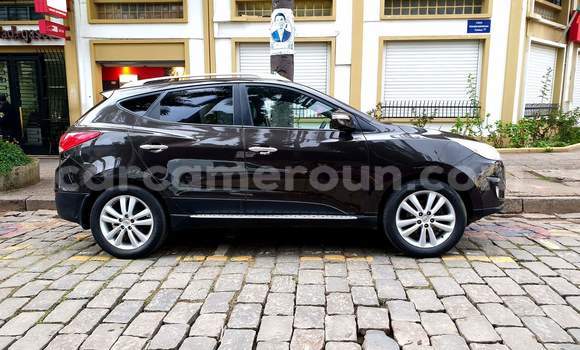 Sayi Na hannu Hyundai ix35 Black Mota in Douala a Ƙasar Kamaru Sayi Na hannu Hyundai ix35 Black Mota in Douala a Ƙasar Kamaru