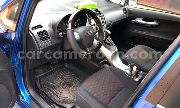 Sayi Na hannu Toyota Auris Blue Mota in Douala a Ƙasar Kamaru Sayi Na hannu Toyota Auris Blue Mota in Douala a Ƙasar Kamaru