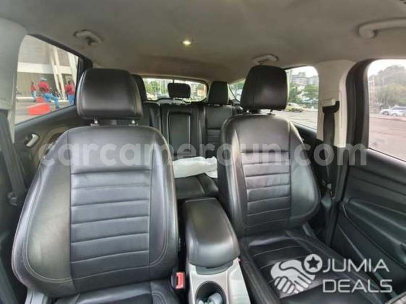Big with watermark ford escape littoral cameroon douala 7004
