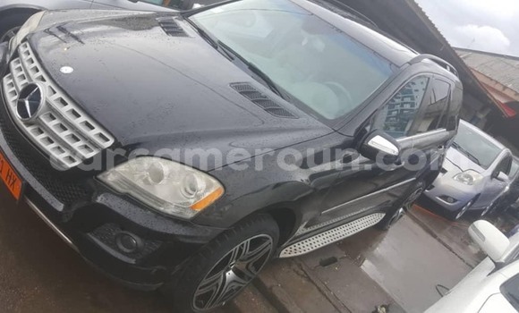 Sayi Na hannu Mercedes‒Benz ML–Class Black Mota in Douala a Ƙasar Kamaru Sayi Na hannu Mercedes‒Benz ML–Class Black Mota in Douala a Ƙasar Kamaru