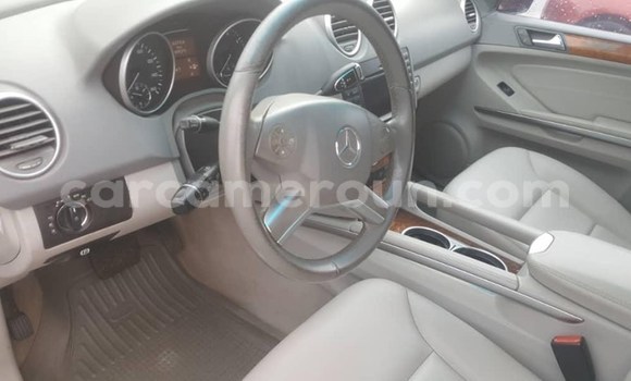 Sayi Na hannu Mercedes‒Benz ML–Class Black Mota in Douala a Ƙasar Kamaru Sayi Na hannu Mercedes‒Benz ML–Class Black Mota in Douala a Ƙasar Kamaru