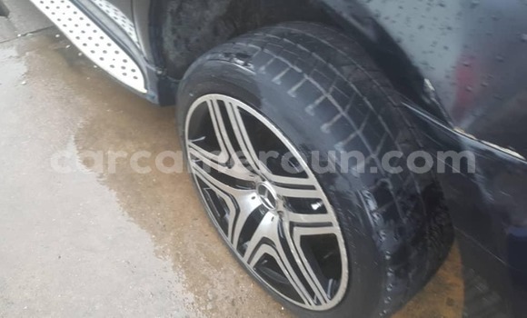 Sayi Na hannu Mercedes‒Benz ML–Class Black Mota in Douala a Ƙasar Kamaru Sayi Na hannu Mercedes‒Benz ML–Class Black Mota in Douala a Ƙasar Kamaru