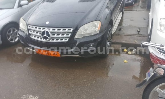Sayi Na hannu Mercedes‒Benz ML–Class Black Mota in Douala a Ƙasar Kamaru Sayi Na hannu Mercedes‒Benz ML–Class Black Mota in Douala a Ƙasar Kamaru