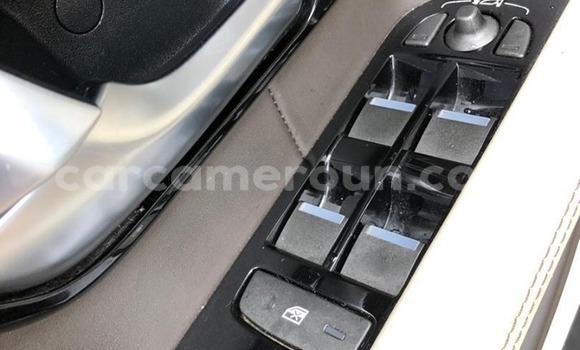 Sayi Na hannu Land Rover Range Rover Evoque Black Mota in Douala a Ƙasar Kamaru Sayi Na hannu Land Rover Range Rover Evoque Black Mota in Douala a Ƙasar Kamaru