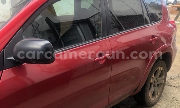 Sayi Na hannu Toyota RAV4 Red Mota in Douala a Ƙasar Kamaru Sayi Na hannu Toyota RAV4 Red Mota in Douala a Ƙasar Kamaru