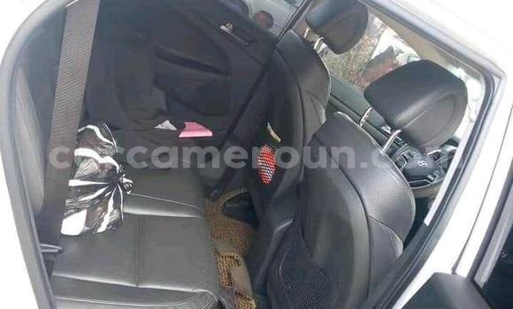 Sayi Na hannu Hyundai Tucson White Mota in Douala a Ƙasar Kamaru Sayi Na hannu Hyundai Tucson White Mota in Douala a Ƙasar Kamaru