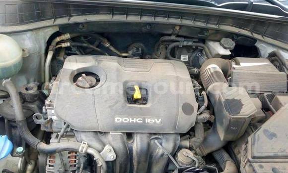 Sayi Na hannu Hyundai Tucson White Mota in Douala a Ƙasar Kamaru Sayi Na hannu Hyundai Tucson White Mota in Douala a Ƙasar Kamaru