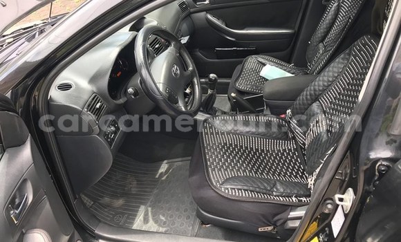 Sayi Na hannu Toyota Avensis Black Mota in Douala a Ƙasar Kamaru Sayi Na hannu Toyota Avensis Black Mota in Douala a Ƙasar Kamaru