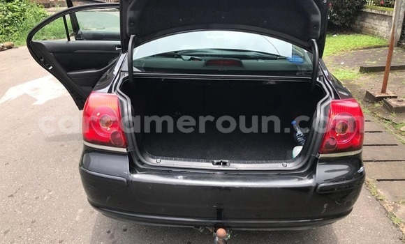 Sayi Na hannu Toyota Avensis Black Mota in Douala a Ƙasar Kamaru Sayi Na hannu Toyota Avensis Black Mota in Douala a Ƙasar Kamaru