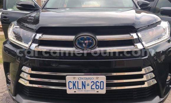 Sayi Na hannu Toyota Highlander Black Mota in Douala a Ƙasar Kamaru Sayi Na hannu Toyota Highlander Black Mota in Douala a Ƙasar Kamaru