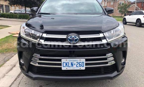 Sayi Na hannu Toyota Highlander Black Mota in Douala a Ƙasar Kamaru Sayi Na hannu Toyota Highlander Black Mota in Douala a Ƙasar Kamaru