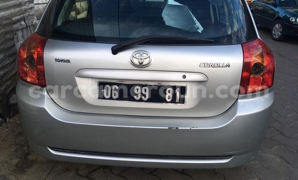 Sayi Na hannu Toyota Corolla Azurfa Mota in Douala a Ƙasar Kamaru Sayi Na hannu Toyota Corolla Azurfa Mota in Douala a Ƙasar Kamaru