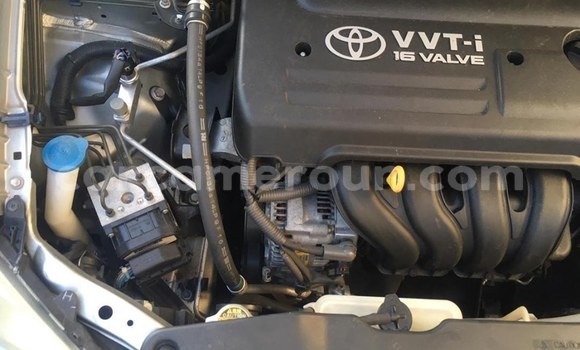 Sayi Na hannu Toyota Corolla Azurfa Mota in Douala a Ƙasar Kamaru Sayi Na hannu Toyota Corolla Azurfa Mota in Douala a Ƙasar Kamaru