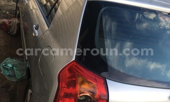 Sayi Na hannu Toyota Corolla Azurfa Mota in Douala a Ƙasar Kamaru Sayi Na hannu Toyota Corolla Azurfa Mota in Douala a Ƙasar Kamaru