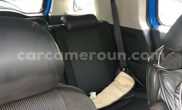 Sayi Na hannu Toyota FJ Cruiser Blue Mota in Douala a Ƙasar Kamaru Sayi Na hannu Toyota FJ Cruiser Blue Mota in Douala a Ƙasar Kamaru