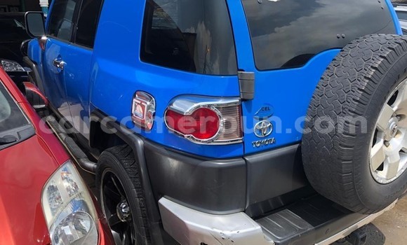 Sayi Na hannu Toyota FJ Cruiser Blue Mota in Douala a Ƙasar Kamaru Sayi Na hannu Toyota FJ Cruiser Blue Mota in Douala a Ƙasar Kamaru