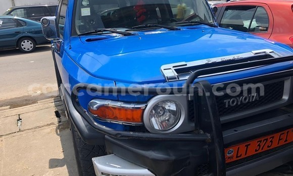 Sayi Na hannu Toyota FJ Cruiser Blue Mota in Douala a Ƙasar Kamaru Sayi Na hannu Toyota FJ Cruiser Blue Mota in Douala a Ƙasar Kamaru