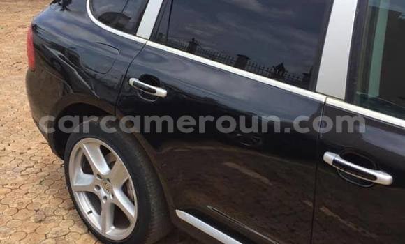 Sayi Na hannu Porsche Cayenne Black Mota in Douala a Ƙasar Kamaru Sayi Na hannu Porsche Cayenne Black Mota in Douala a Ƙasar Kamaru