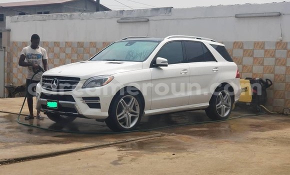 Sayi Na hannu Mercedes‒Benz ML–Class White Mota in Douala a Ƙasar Kamaru Sayi Na hannu Mercedes‒Benz ML–Class White Mota in Douala a Ƙasar Kamaru
