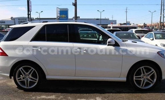 Sayi Na hannu Mercedes‒Benz ML–Class White Mota in Douala a Ƙasar Kamaru Sayi Na hannu Mercedes‒Benz ML–Class White Mota in Douala a Ƙasar Kamaru