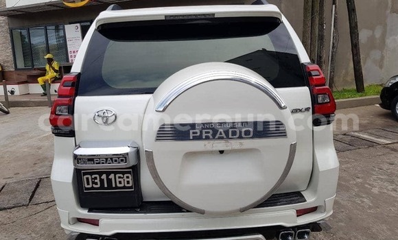 Sayi Na hannu Toyota Land Cruiser White Mota in Douala a Ƙasar Kamaru Sayi Na hannu Toyota Land Cruiser White Mota in Douala a Ƙasar Kamaru