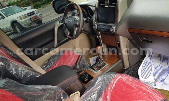 Sayi Na hannu Toyota Land Cruiser White Mota in Douala a Ƙasar Kamaru Sayi Na hannu Toyota Land Cruiser White Mota in Douala a Ƙasar Kamaru