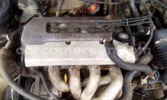 Sayi Na hannu Toyota Corolla Blue Mota in Douala a Ƙasar Kamaru Sayi Na hannu Toyota Corolla Blue Mota in Douala a Ƙasar Kamaru