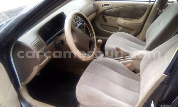 Sayi Na hannu Toyota Corolla Blue Mota in Douala a Ƙasar Kamaru Sayi Na hannu Toyota Corolla Blue Mota in Douala a Ƙasar Kamaru