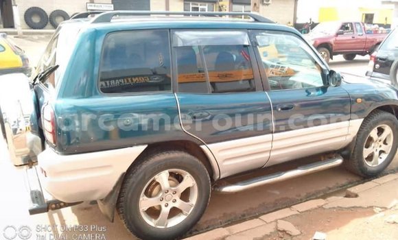 Sayi Na hannu Toyota RAV4 Green Mota in Douala a Ƙasar Kamaru Sayi Na hannu Toyota RAV4 Green Mota in Douala a Ƙasar Kamaru
