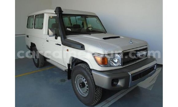 Sayi Imported Abarth 595 White Mota in Import - Dubai a Adamawa