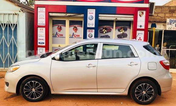 Sayi Na hannu Toyota Matrix M Mota in Douala a Ƙasar Kamaru Sayi Na hannu Toyota Matrix M Mota in Douala a Ƙasar Kamaru