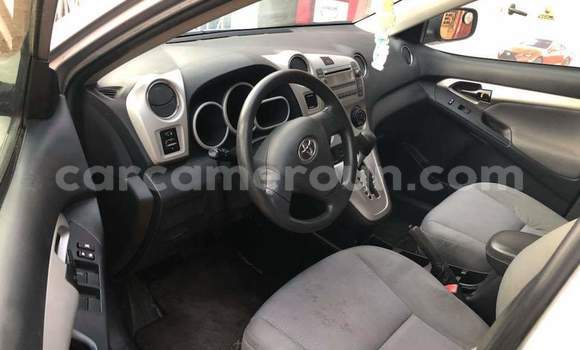 Sayi Na hannu Toyota Matrix M Mota in Douala a Ƙasar Kamaru Sayi Na hannu Toyota Matrix M Mota in Douala a Ƙasar Kamaru