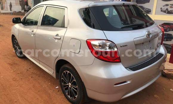 Sayi Na hannu Toyota Matrix M Mota in Douala a Ƙasar Kamaru Sayi Na hannu Toyota Matrix M Mota in Douala a Ƙasar Kamaru