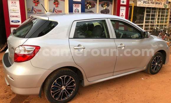 Sayi Na hannu Toyota Matrix M Mota in Douala a Ƙasar Kamaru Sayi Na hannu Toyota Matrix M Mota in Douala a Ƙasar Kamaru