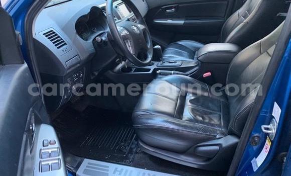 Sayi Na hannu Toyota Hilux Blue Mota in Douala a Ƙasar Kamaru Sayi Na hannu Toyota Hilux Blue Mota in Douala a Ƙasar Kamaru