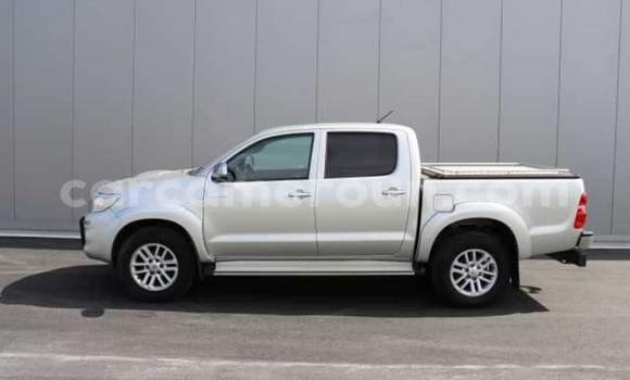 Sayi Na hannu Toyota Hilux M Mota in Douala a Ƙasar Kamaru Sayi Na hannu Toyota Hilux M Mota in Douala a Ƙasar Kamaru