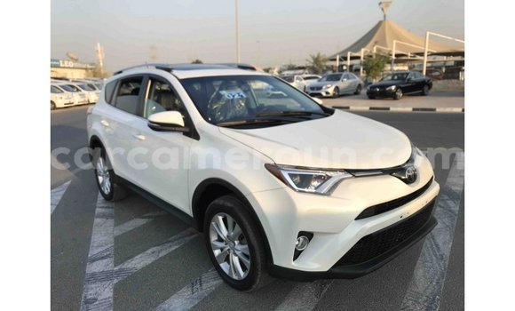 Acheter Import Voiture Toyota 4Runner Blanc à Import - Dubai, Adamawa Acheter Import Voiture Toyota 4Runner Blanc à Import - Dubai, Adamawa